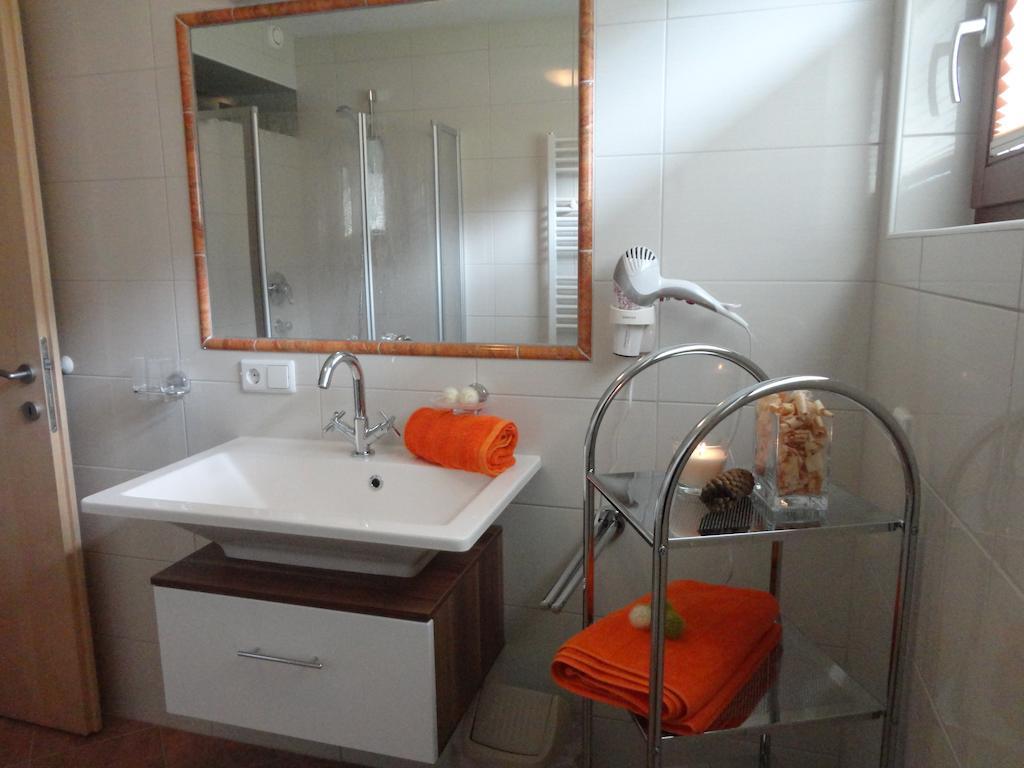 Wiesenhof Fuegen Room photo