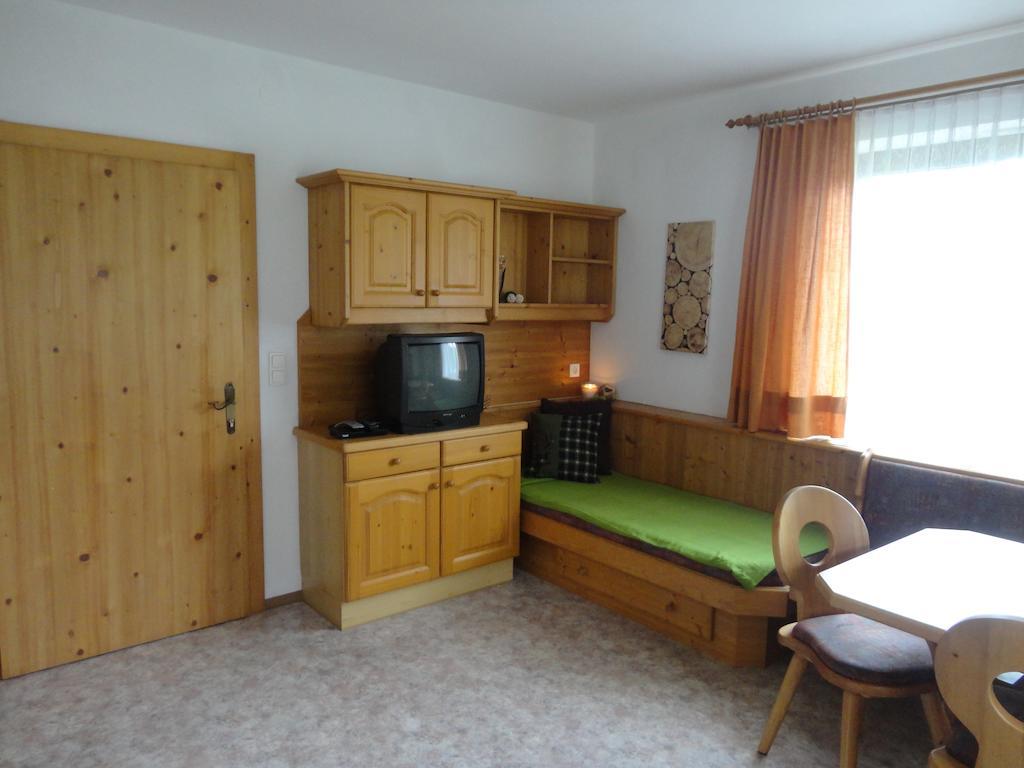 Wiesenhof Fuegen Room photo